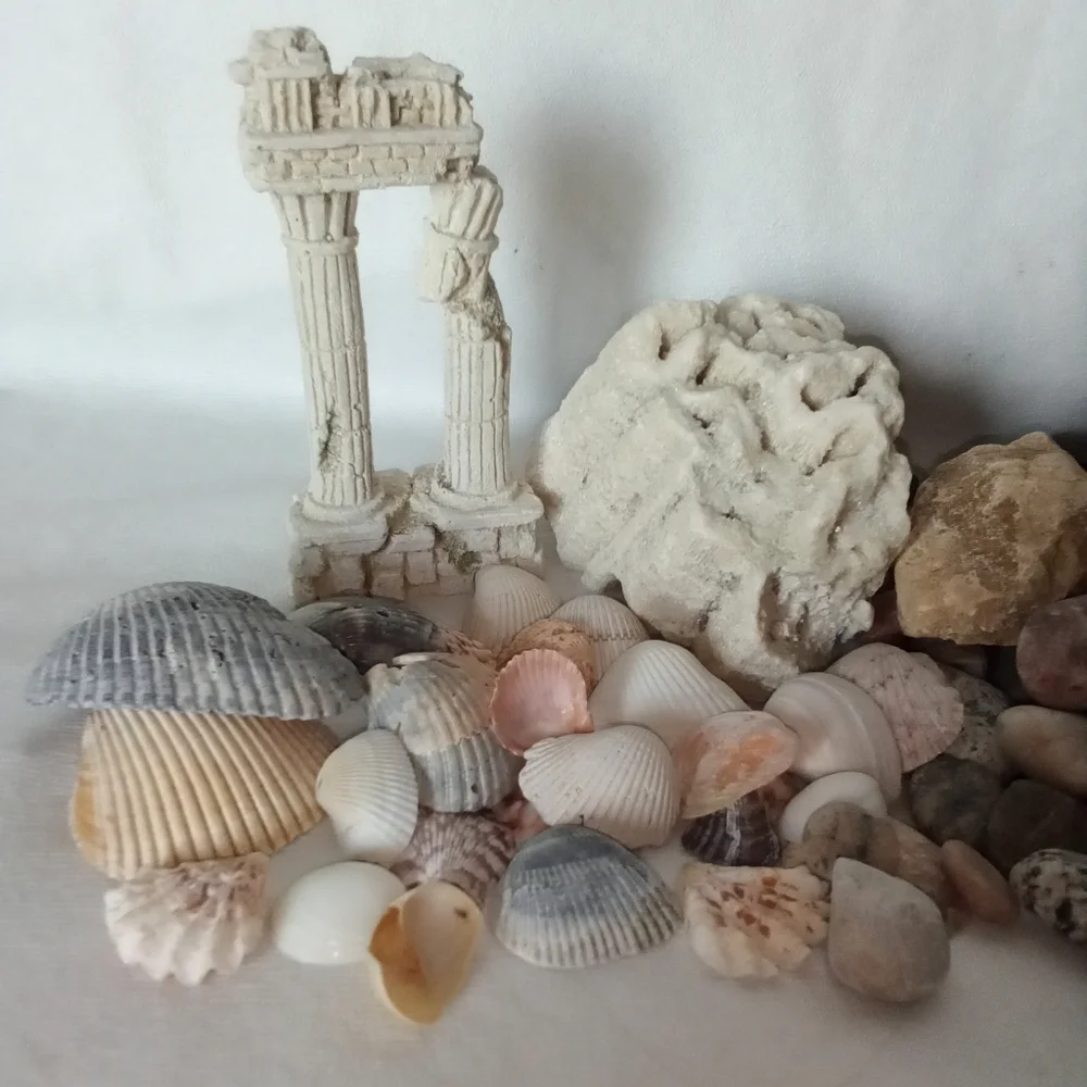 Fish Tank Accessories Sea Shells & Small Colorful Rocks Roman Column Aquarium